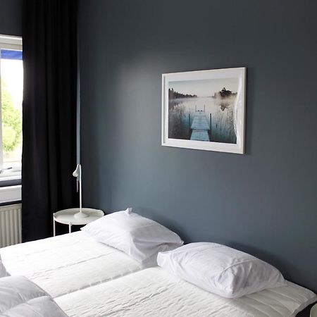 De La Gardie Park Vandrarhem Hostel Лидчёпинг Экстерьер фото