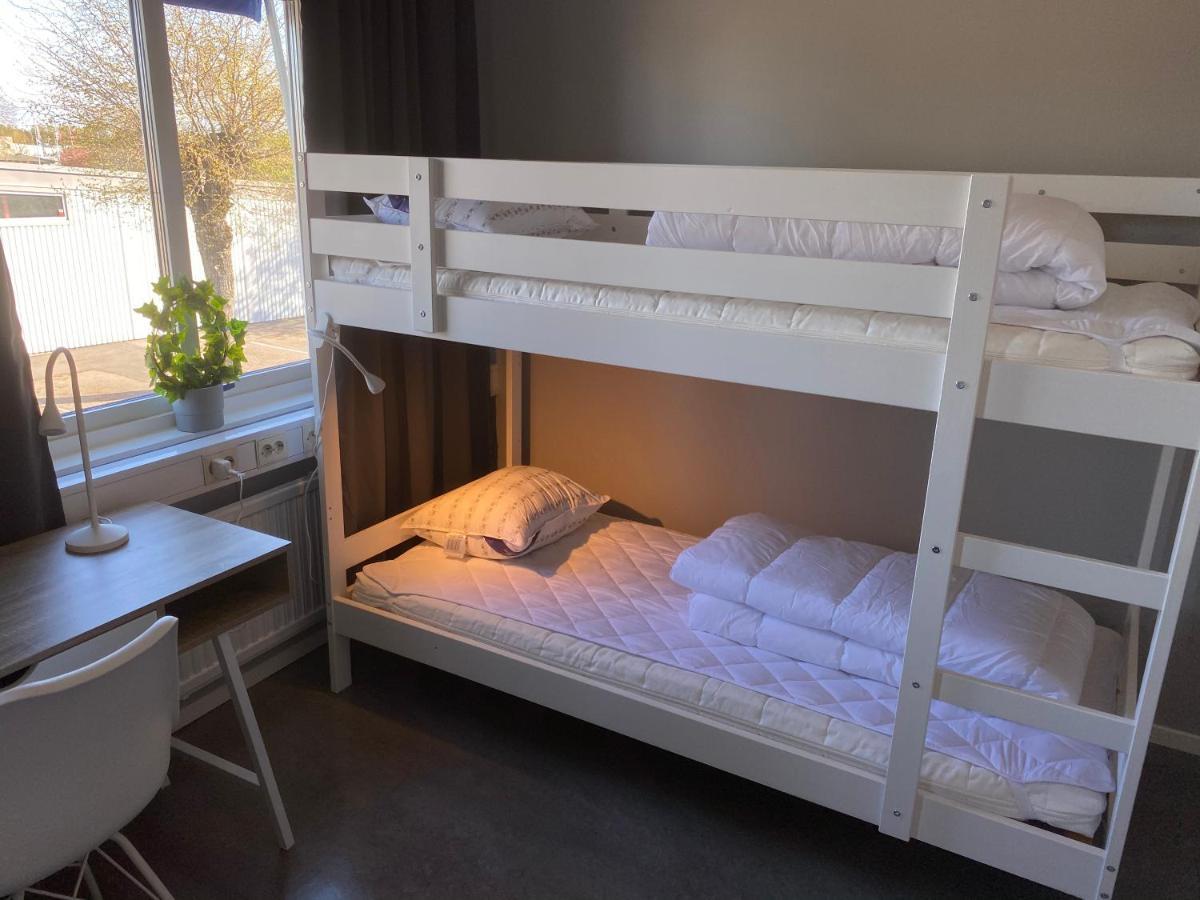 De La Gardie Park Vandrarhem Hostel Лидчёпинг Экстерьер фото