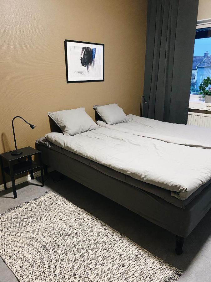 De La Gardie Park Vandrarhem Hostel Лидчёпинг Экстерьер фото