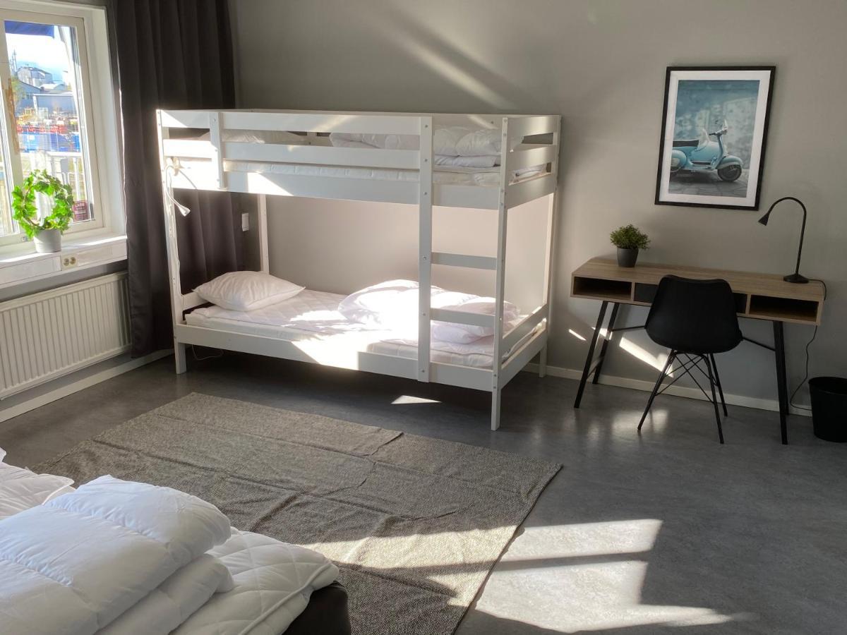 De La Gardie Park Vandrarhem Hostel Лидчёпинг Экстерьер фото