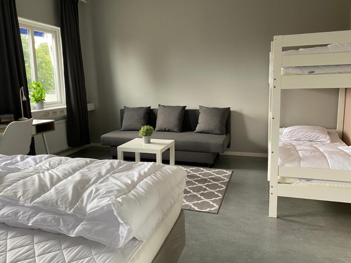 De La Gardie Park Vandrarhem Hostel Лидчёпинг Экстерьер фото