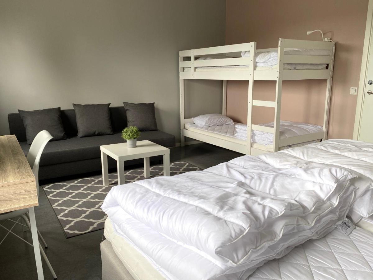 De La Gardie Park Vandrarhem Hostel Лидчёпинг Экстерьер фото