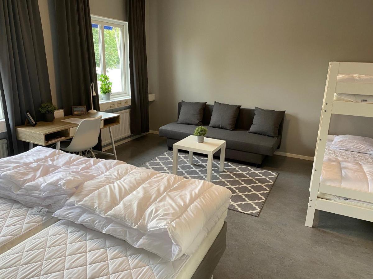 De La Gardie Park Vandrarhem Hostel Лидчёпинг Экстерьер фото