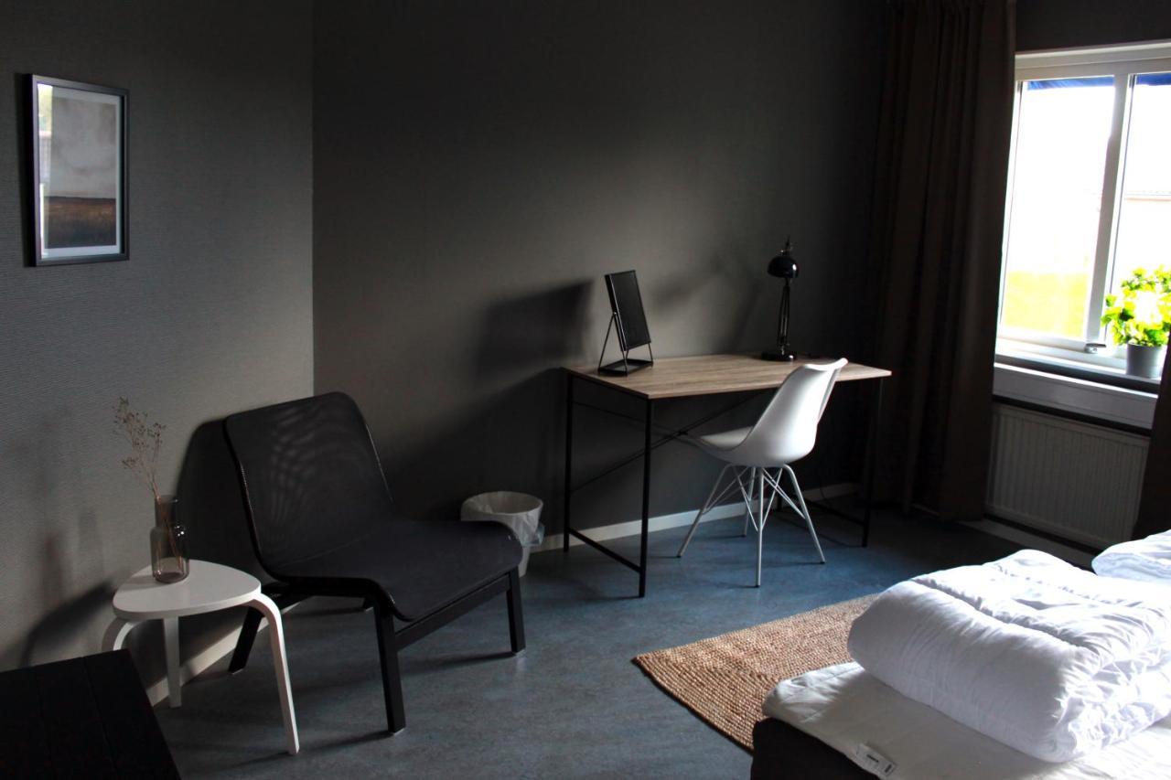 De La Gardie Park Vandrarhem Hostel Лидчёпинг Экстерьер фото