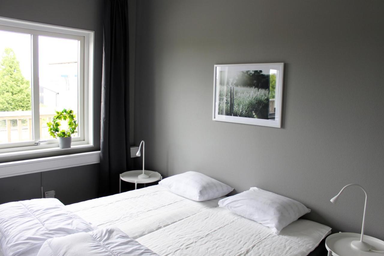 De La Gardie Park Vandrarhem Hostel Лидчёпинг Экстерьер фото